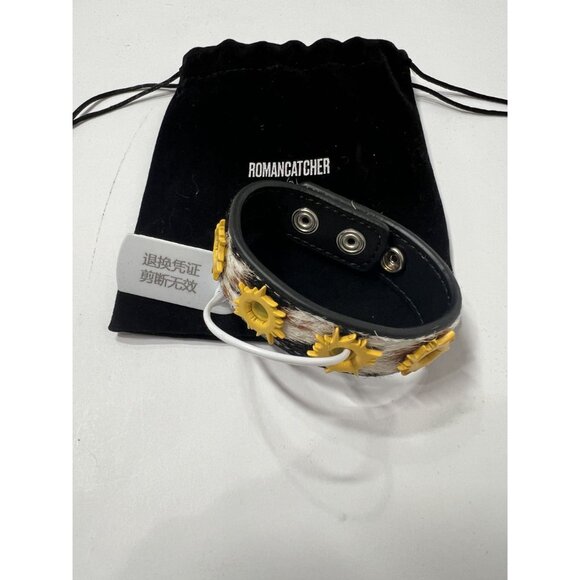 ROMANCATCHER Pow Bracelet in Cow Skin - Picture 3 of 6